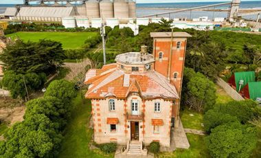 Casa en venta - 8 Dormitorios 4 Baños - 2.920Mts2 - Quequén, Necochea