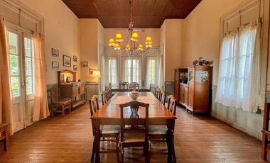Casa en venta - 8 Dormitorios 4 Baños - 2.920Mts2 - Quequén, Necochea