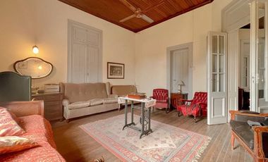 Casa en venta - 8 Dormitorios 4 Baños - 2.920Mts2 - Quequén, Necochea