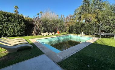 VENTA | PERMUTA - Casa 4 Dormitorios y Comodín - Funes Hills San Marino.