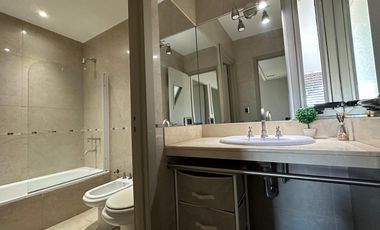 VENTA | PERMUTA - Casa 4 Dormitorios y Comodín - Funes Hills San Marino.