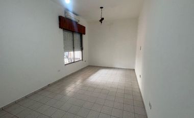 Casa Venta 3 Ambientes c/ departamento Merlo