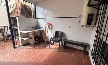 Casa Venta 3 Ambientes c/ departamento Merlo