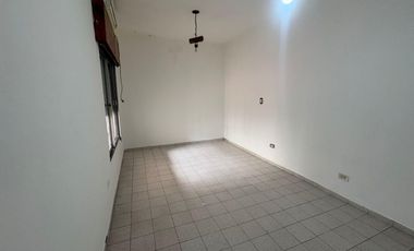 Casa Venta 3 Ambientes c/ departamento Merlo