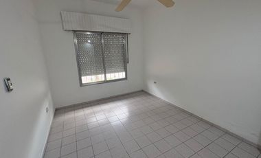 Casa Venta 3 Ambientes c/ departamento Merlo