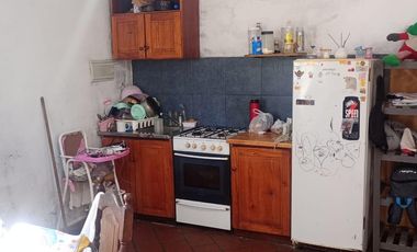 Casa Venta 3 Ambientes c/ departamento Merlo