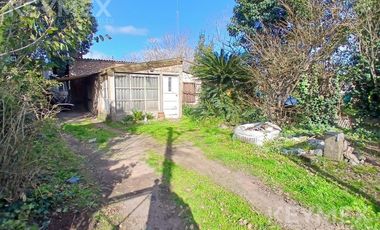 VENTA DE TERRENO CON CASA A DEMOLER O RECICLAR AL 100%
