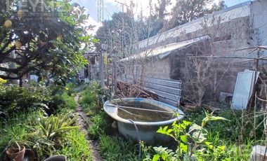 VENTA DE TERRENO CON CASA A DEMOLER O RECICLAR AL 100%