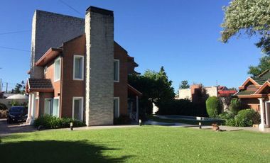 Casa 6 ambientes en venta en Florencio Varela