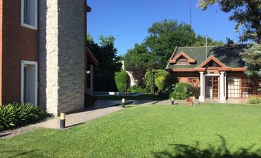 Casa 6 ambientes en venta en Florencio Varela