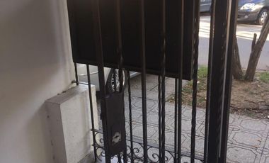 Casa en venta - 5 Dormitorios 3 Baños - Cochera - Local - 400Mts2 - Zárate