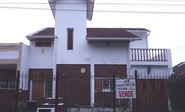 Casa  7 ambientes en venta en Florencio Varela