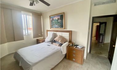 Apartamento de 3 habitaciones en Venta. Barrio RIOMAR