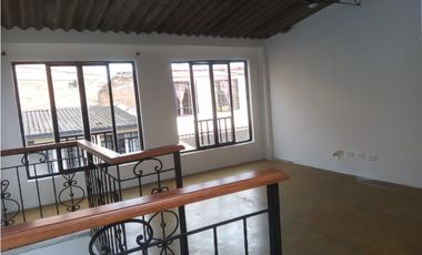 SE RENTA CASA DUPLEX EN EL BARRIO PADRE VALENCIA