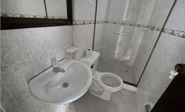 Vendo en Santa Lucia cerca a estacion Metro