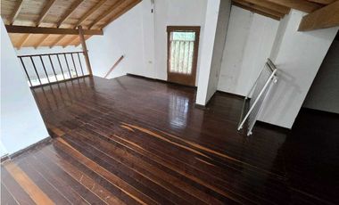 Vendo en Santa Lucia cerca a estacion Metro