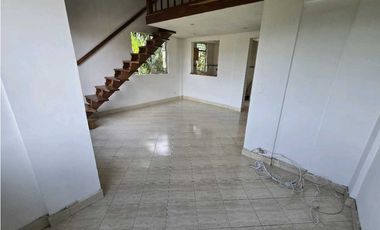 Vendo en Santa Lucia cerca a estacion Metro