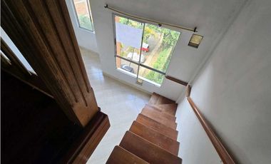 Vendo en Santa Lucia cerca a estacion Metro