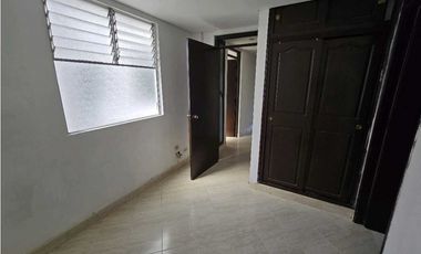 Vendo en Santa Lucia cerca a estacion Metro