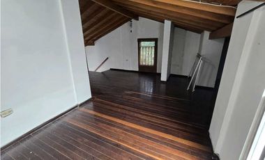 Vendo en Santa Lucia cerca a estacion Metro