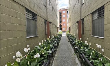 Vendo en Santa Lucia cerca a estacion Metro