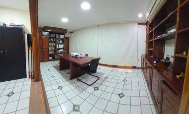 Casa comercial en arriendo Prado
