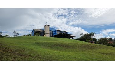 FINCA EN VENTA EN EL LAGO CALIMA