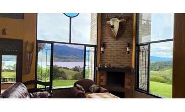 FINCA EN VENTA EN EL LAGO CALIMA