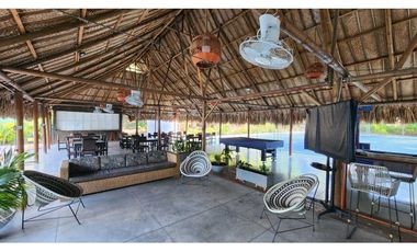 Apartamento en Primera Línea del Mar cerca al Decameron - 005R