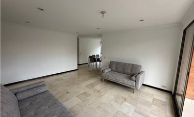 Aparta-oficina en Venta y Renta en El Poblado