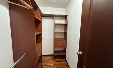 Aparta-oficina en Venta y Renta en El Poblado