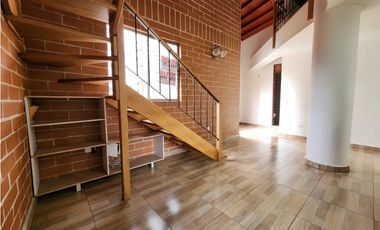 VENTA DE APARTAMENTO EN SABANETA SECTOR CALLE LARGA