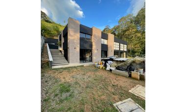 Casa en Arriendo en Envigado sector el Salado