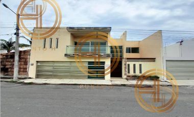 Casa en venta Calle 29 de Junio, Col. Graciano Sánchez Romo, Boca del Río, Veracruz muy cerca de Playa Los Delfines y El Morro