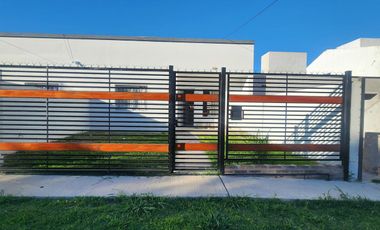 Casa en  Gobernador Parera y Facundo Arce