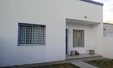 Casa en  Gobernador Parera y Facundo Arce