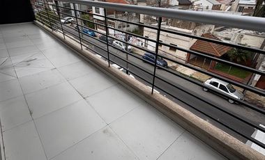 VENTA DEPARTAMENTO 2 AMBIENTES CON PATIO LANUS ESTE