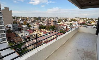 VENTA DEPARTAMENTO 2 AMBIENTES CON PATIO LANUS ESTE