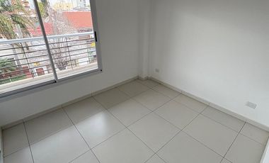VENTA DEPARTAMENTO 2 AMBIENTES CON PATIO LANUS ESTE