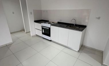 VENTA DEPARTAMENTO 2 AMBIENTES CON PATIO LANUS ESTE