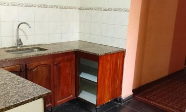 CasaPres. Eduardo Lonardi Nº 65 entre Avenida Gobernador Monteverde y Juan Larrea. ????Florencio Varela. Barrio Villa Aurora.