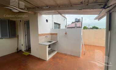 PH de 2 Plantas con Patio en Venta / San Fernando