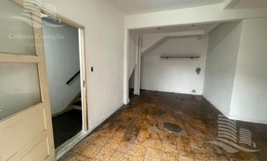 PH de 2 Plantas con Patio en Venta / San Fernando