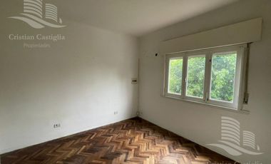 PH de 2 Plantas con Patio en Venta / San Fernando