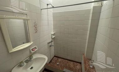 PH de 2 Plantas con Patio en Venta / San Fernando