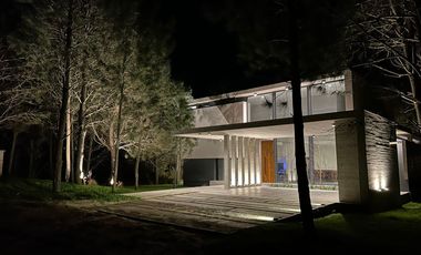 Hermosa casa a estrenar en Marítimo III