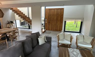 Hermosa casa a estrenar en Marítimo III