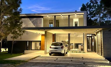 Hermosa casa a estrenar en Marítimo III