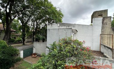 CHALET 6 AMBIENTES APTO PROFESIONAL BANFIELD RESIDENCIAL, CON COCHERA, JARDIN, TERRAZA