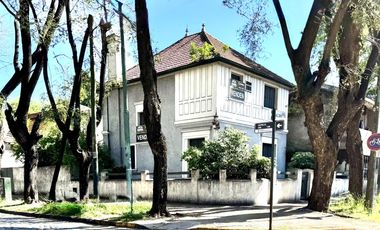 CHALET 6 AMBIENTES APTO PROFESIONAL BANFIELD RESIDENCIAL, CON COCHERA, JARDIN, TERRAZA